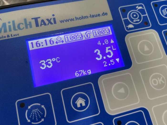 MilkTaxi screen with filling quantity displayed