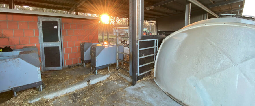 StationsHygiène avec igloo au soleil